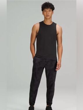 lululemon athletica Surge Jogger - size xs